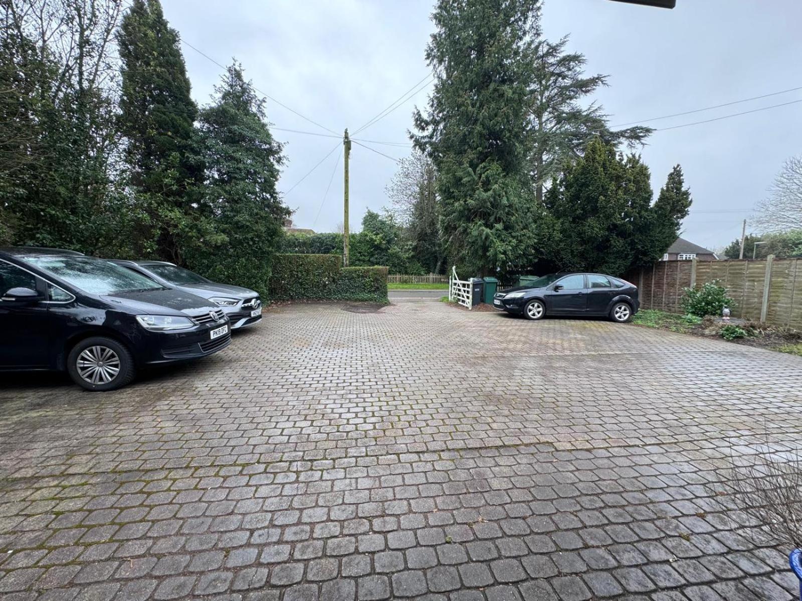 High Trees Guest House Gatwick Horley Exteriér fotografie
