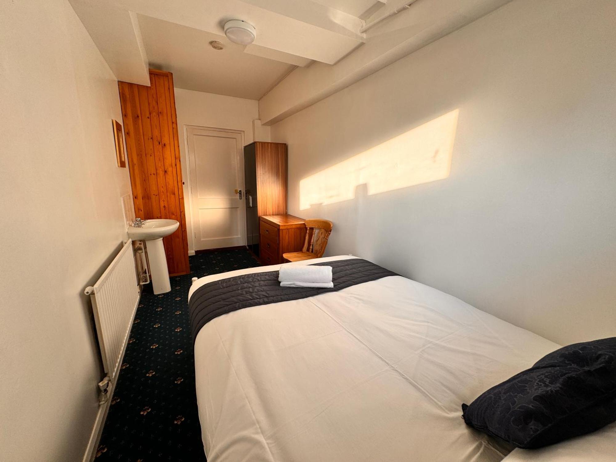 High Trees Guest House Gatwick Horley Exteriér fotografie