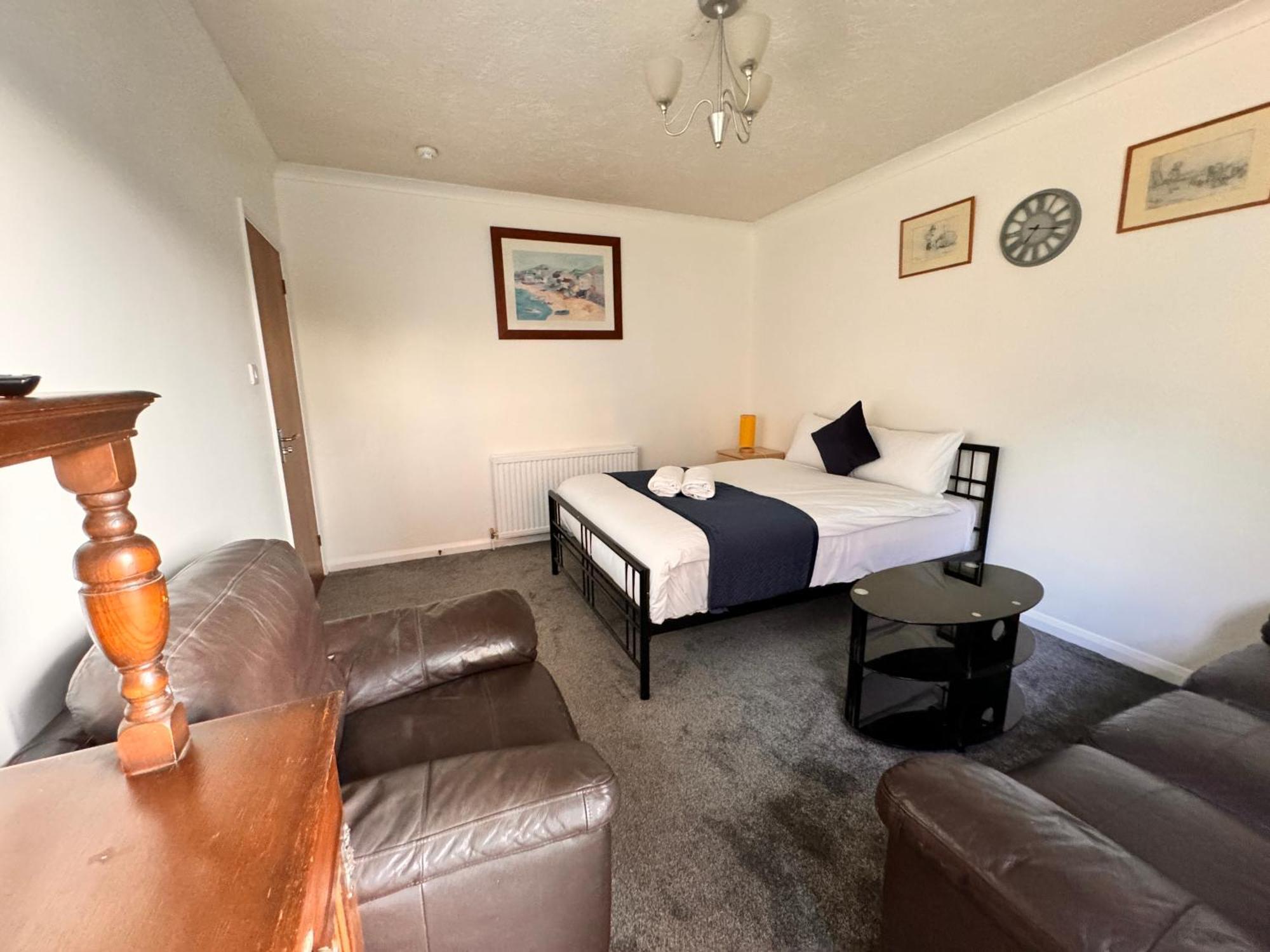 High Trees Guest House Gatwick Horley Exteriér fotografie