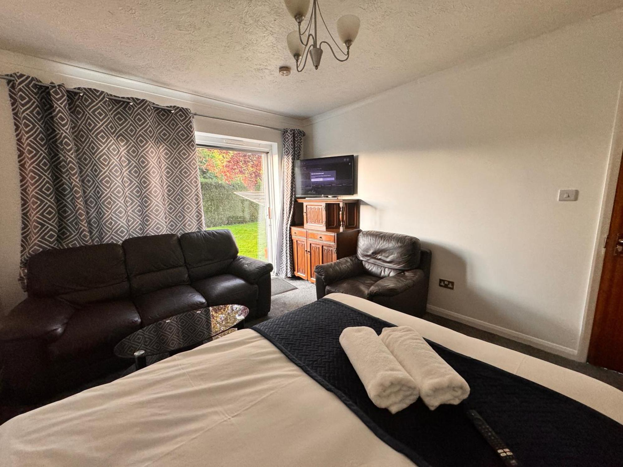 High Trees Guest House Gatwick Horley Exteriér fotografie
